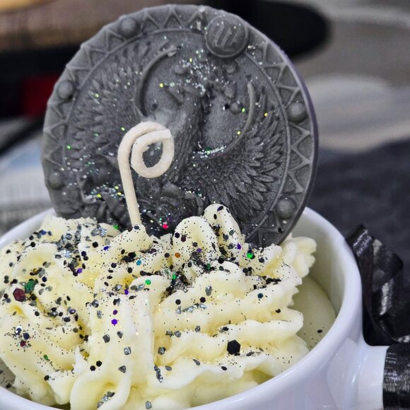 Scorpio Zodiac Candle Gift Set ✦ Scented Mug Candle + Handmade Resin Keychain - Picture 7 of 9